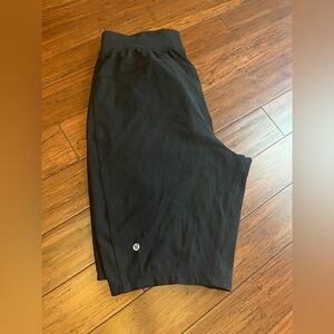 Men’s Lululemon knit shorts size Large